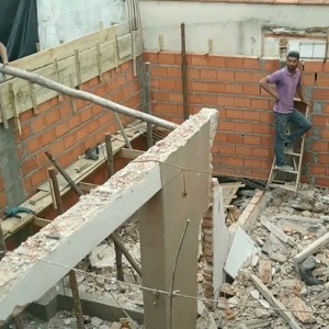 Realizar demolicoes com seguranca feito pelo pedreiro em jacarepagua