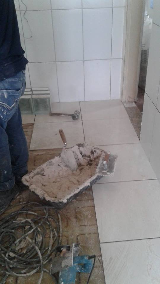 Colocando piso - pedreiro no rio de janeiro