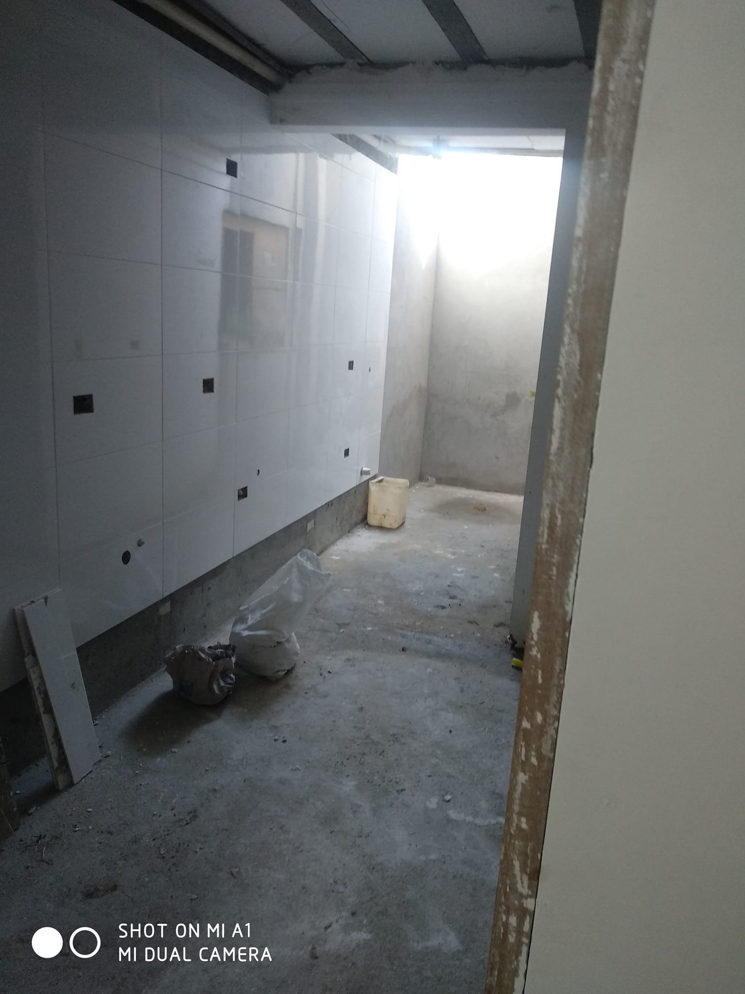 Piso colocado na parede pelo pedreiro no rio de janeiro
